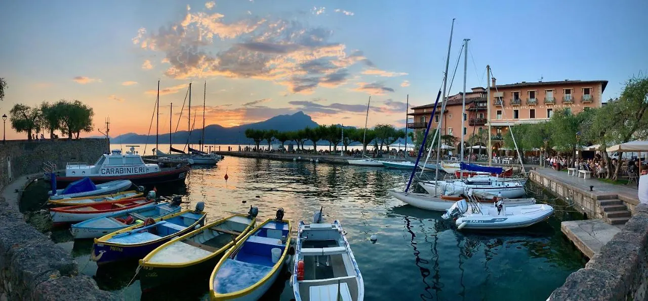 Albergo Gardesana 3*, Torri Del Benaco Italy