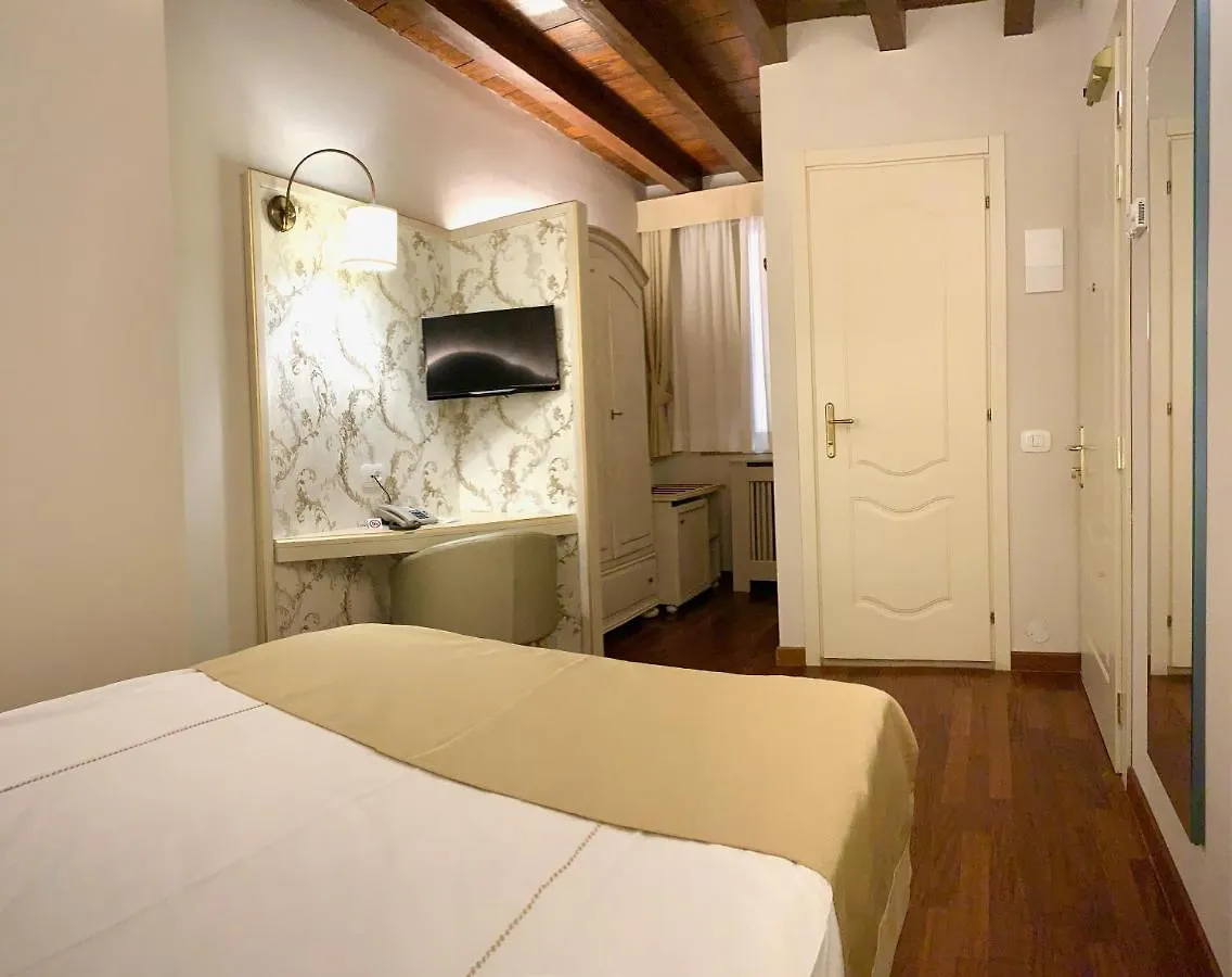 Albergo Gardesana Torri Del Benaco