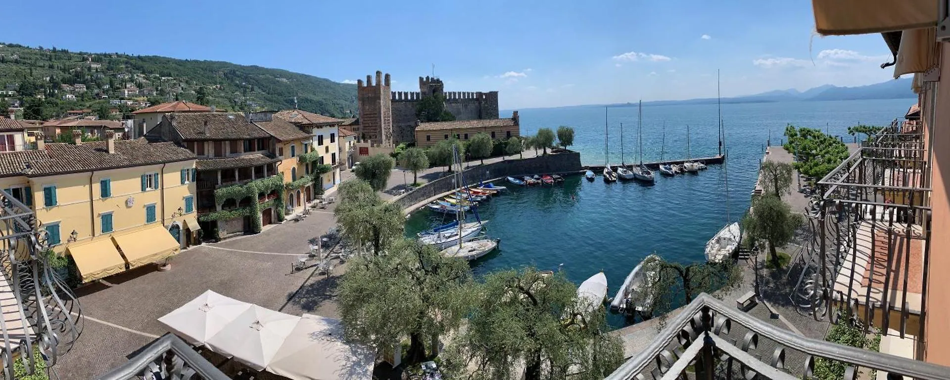 Albergo Gardesana 3*, Torri Del Benaco Italy