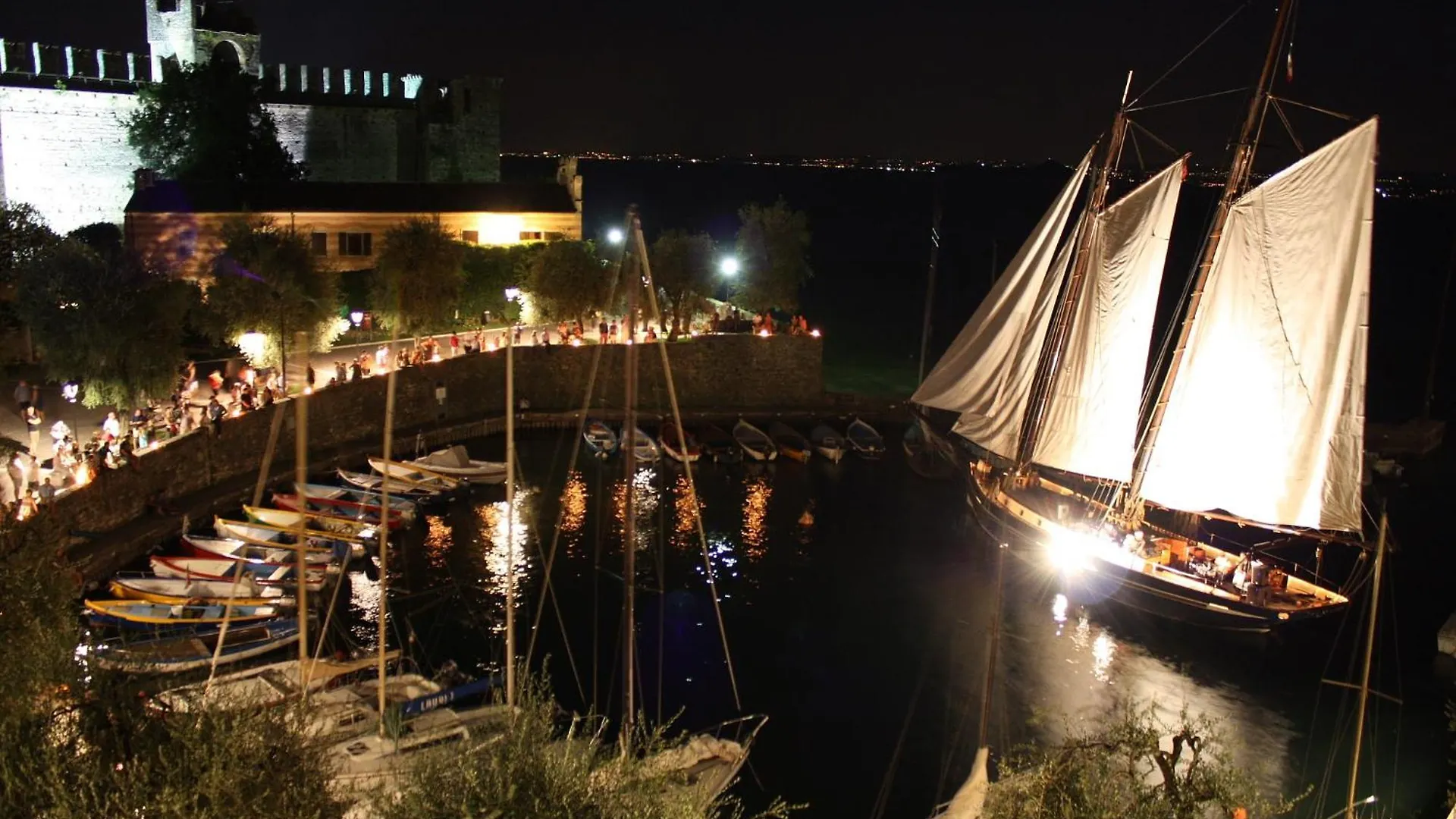 Albergo Gardesana Torri Del Benaco