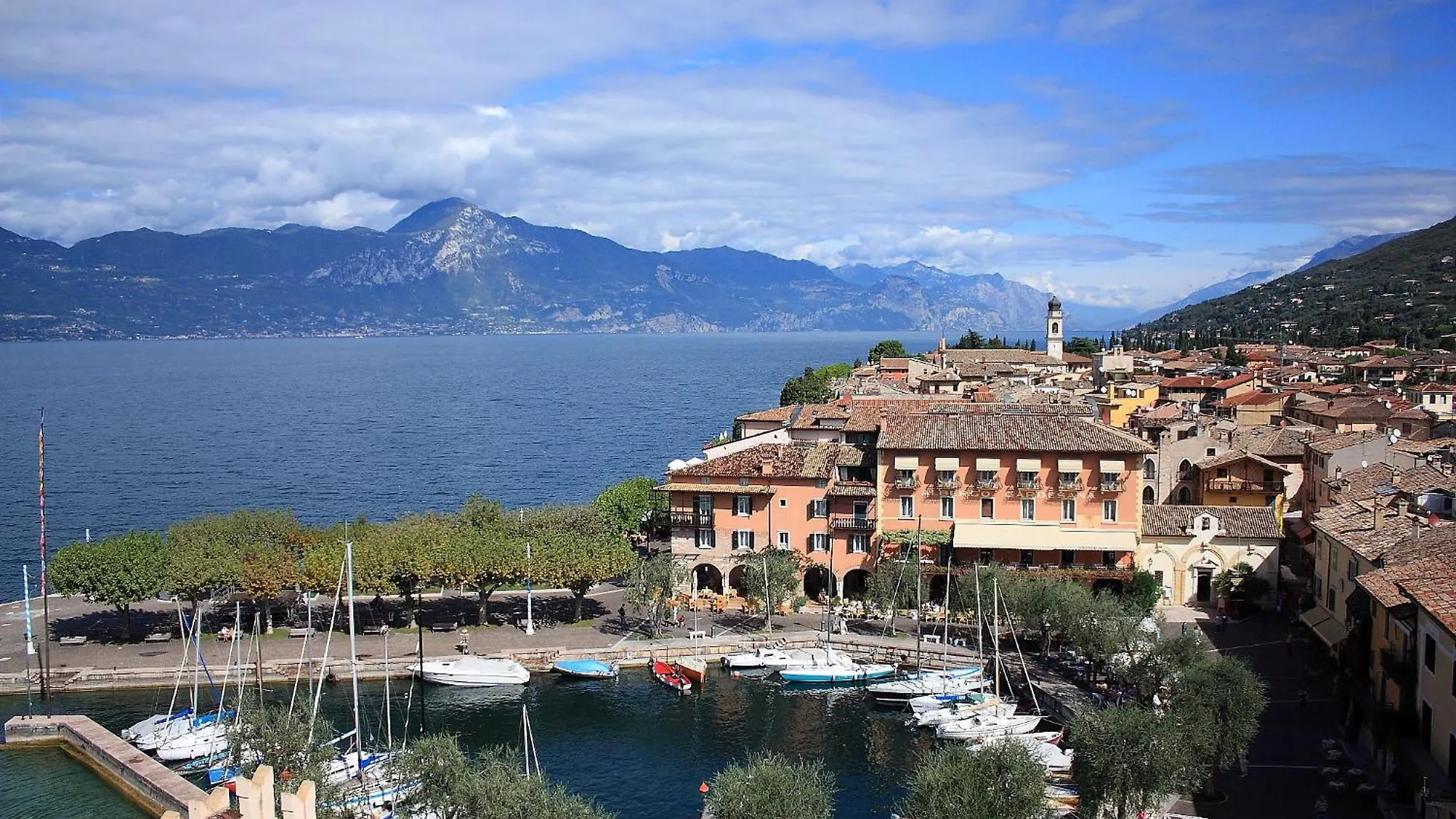 Albergo Gardesana 3*, Torri Del Benaco