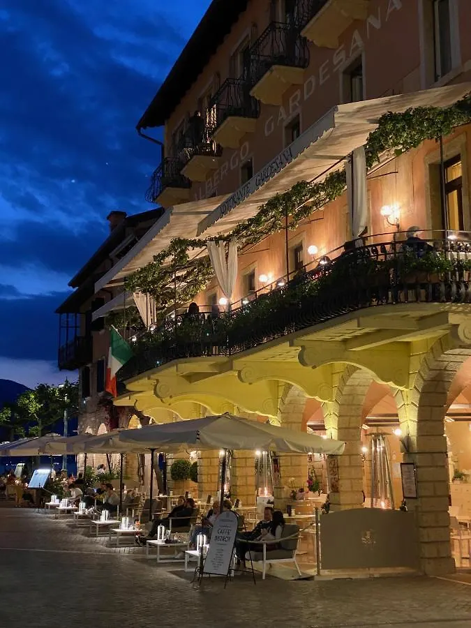 Albergo Gardesana Torri Del Benaco 3*,