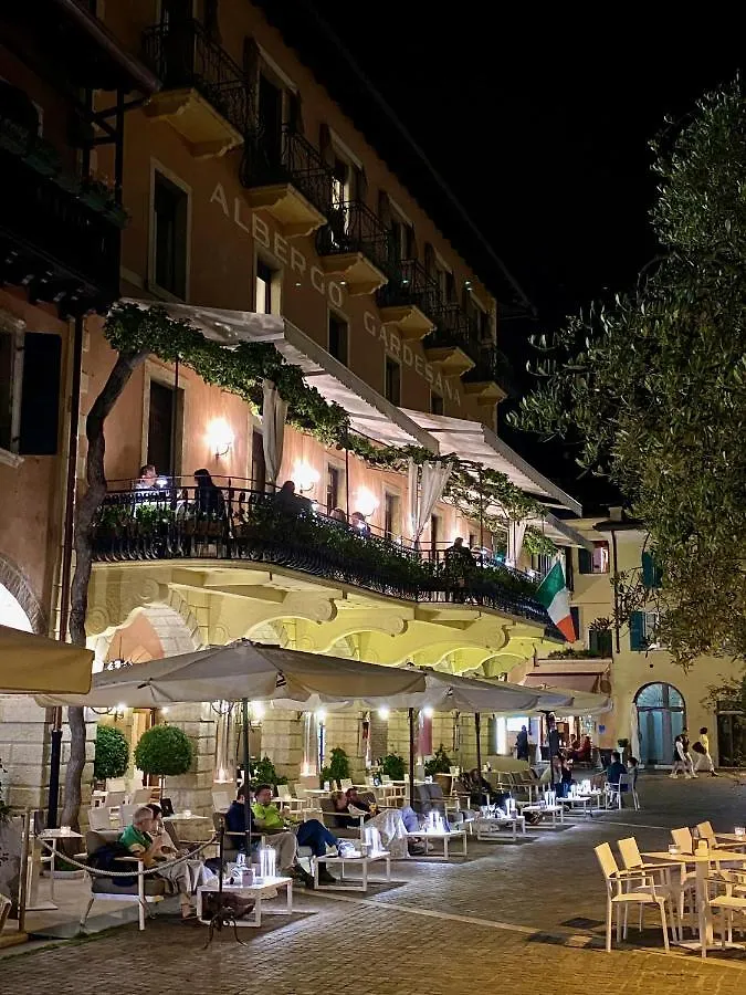 *** Otel Albergo Gardesana Torri Del Benaco İtalya