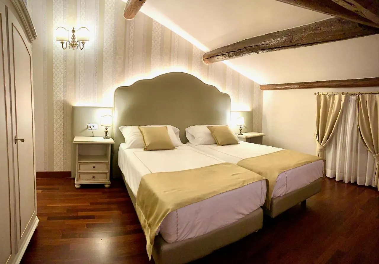 Albergo Gardesana Torri Del Benaco 3*,