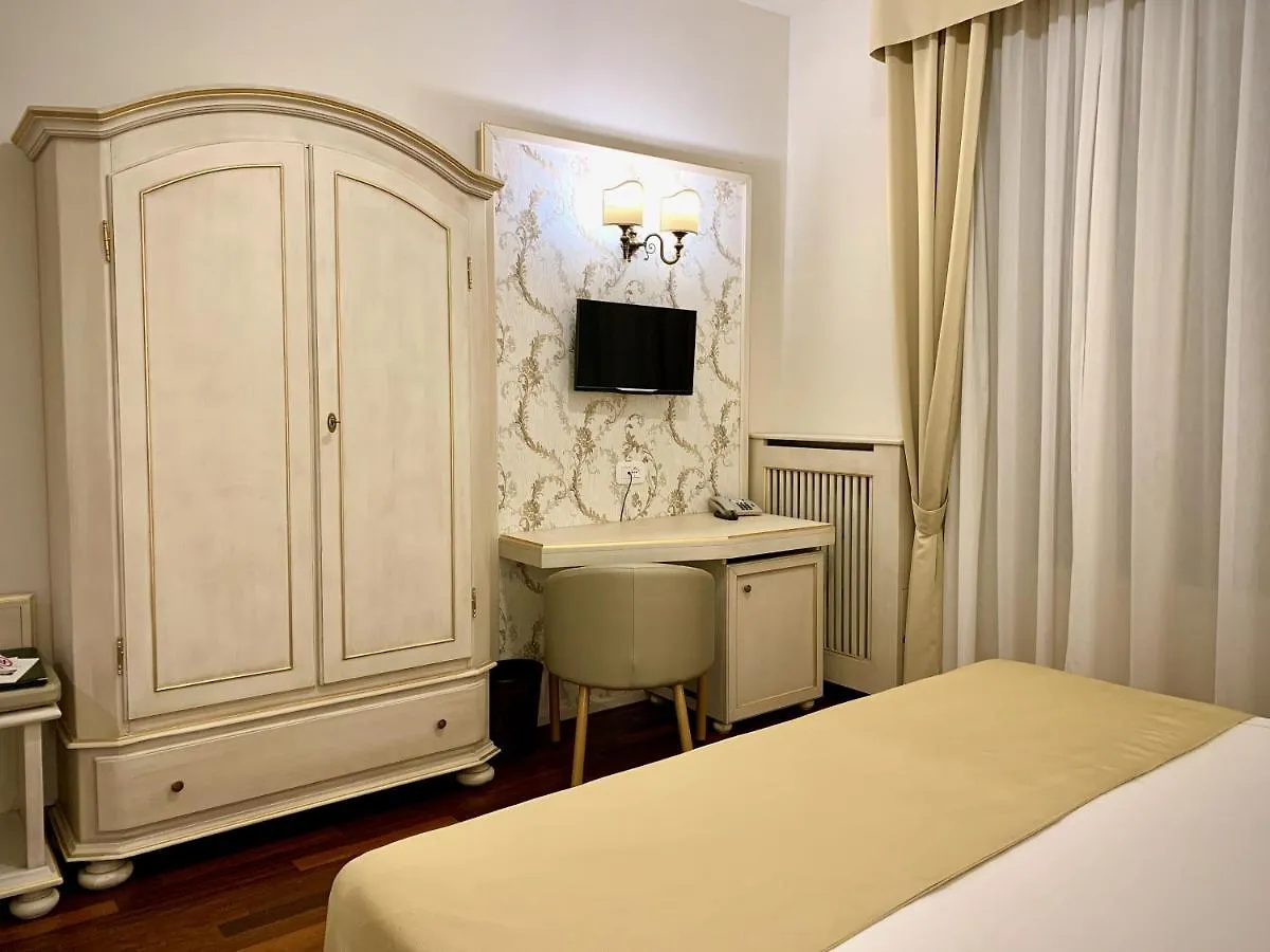 Albergo Gardesana Torri Del Benaco Włochy