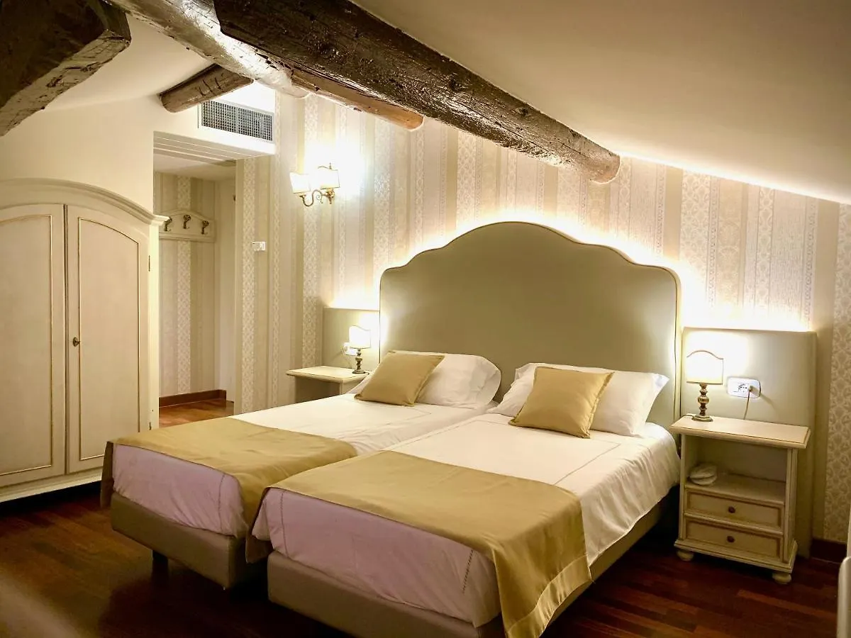 Albergo Gardesana Torri Del Benaco Włochy