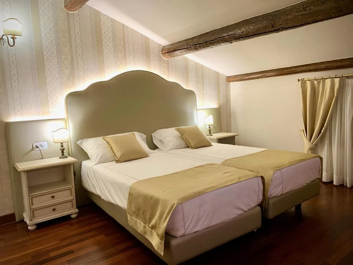 Hotel Albergo Gardesana Torri Del Benaco