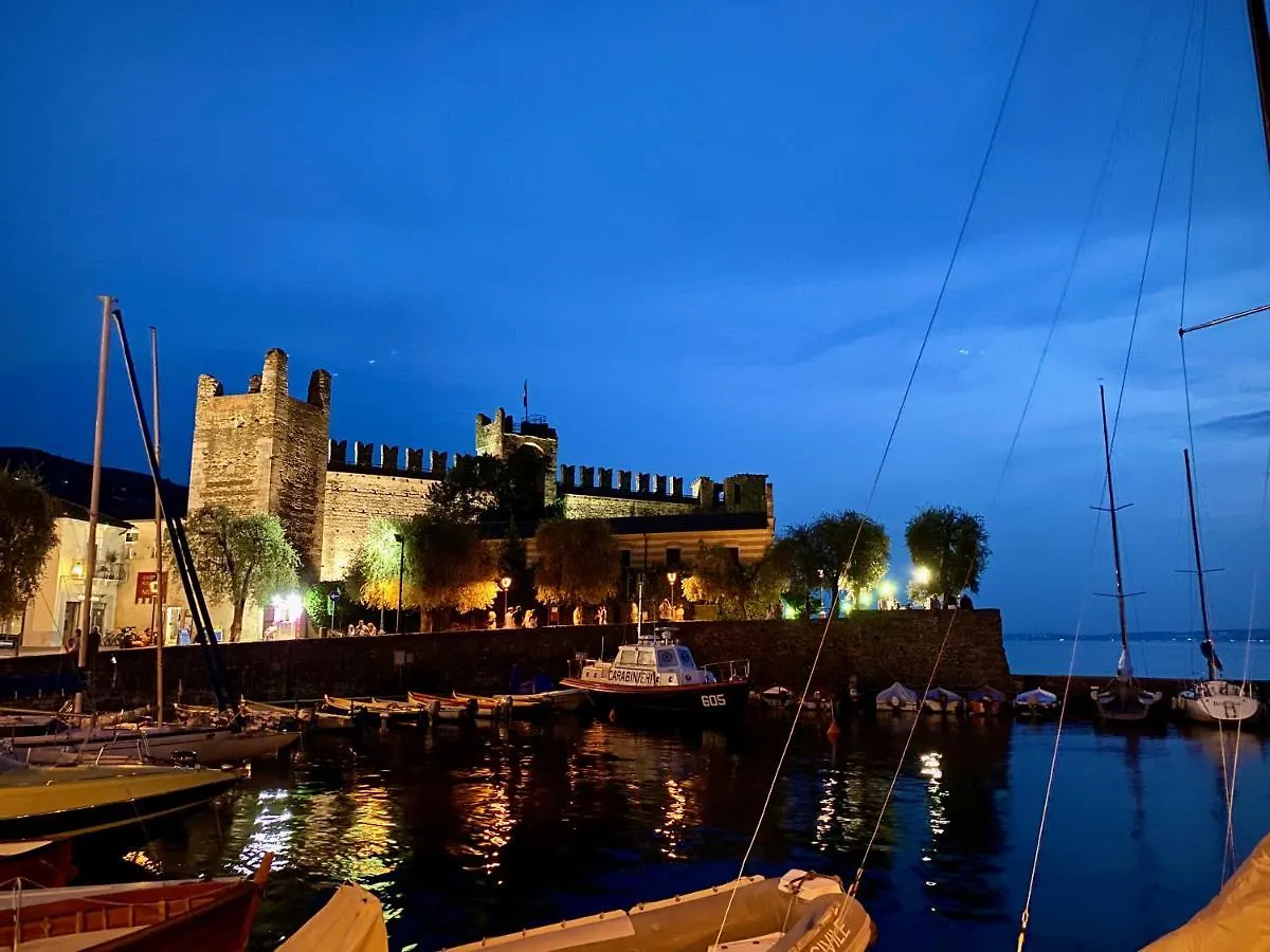 Albergo Gardesana Torri Del Benaco 3*,
