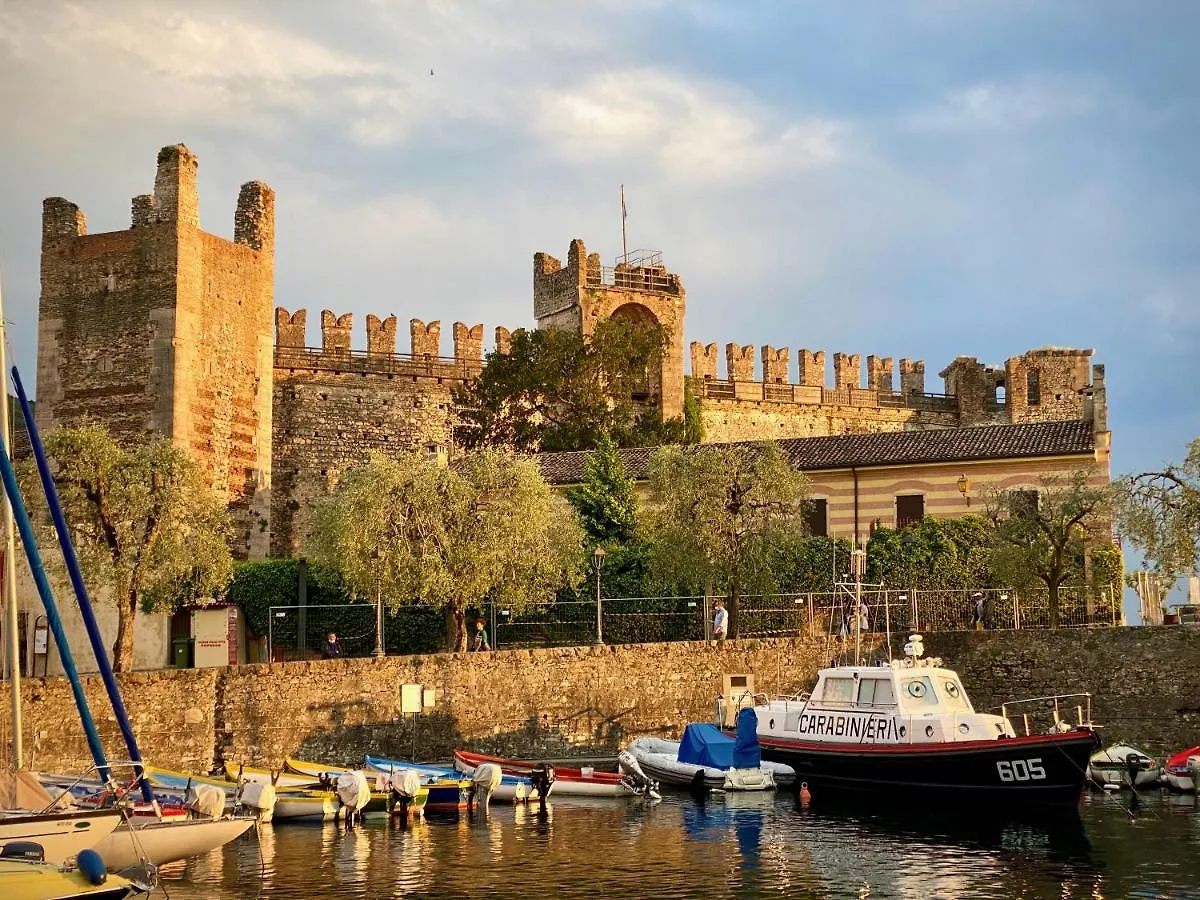 Hotel Albergo Gardesana Torri Del Benaco