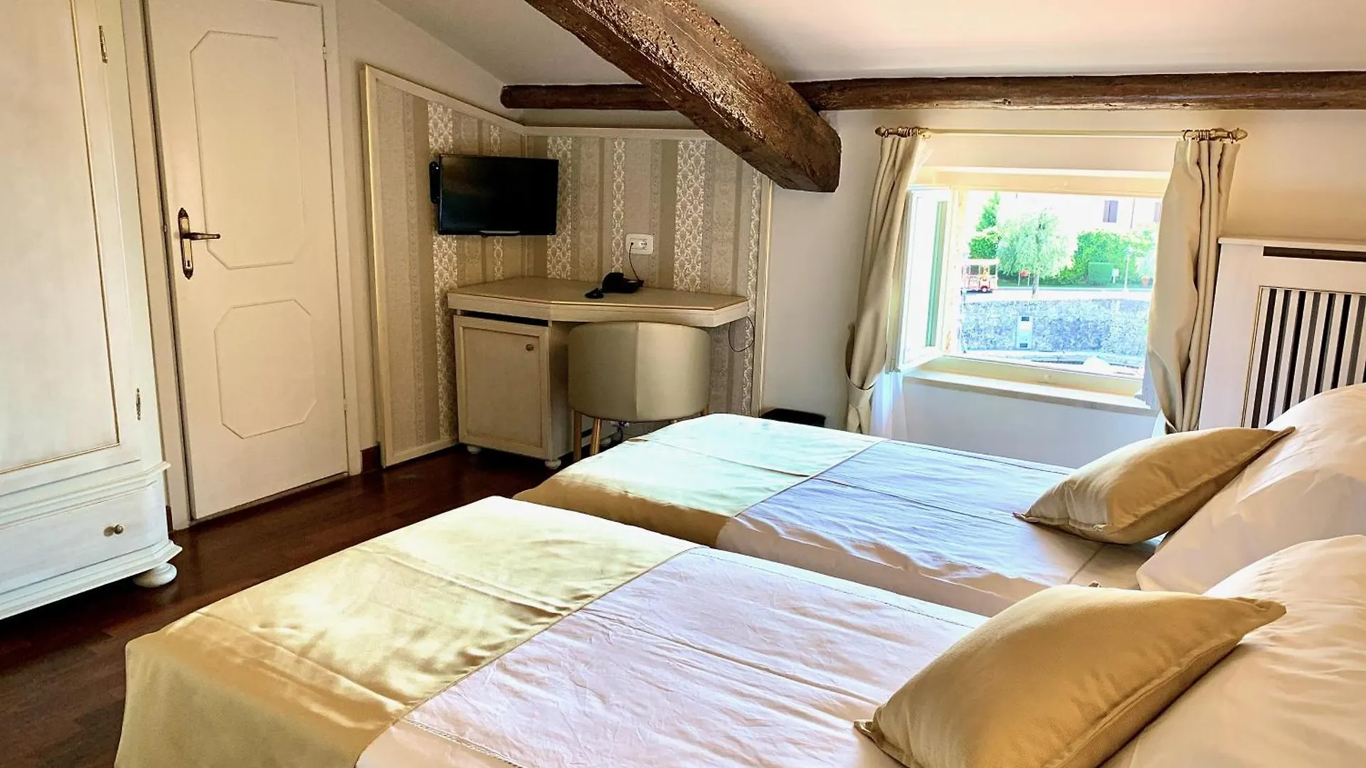 Albergo Gardesana Torri Del Benaco Hotel
