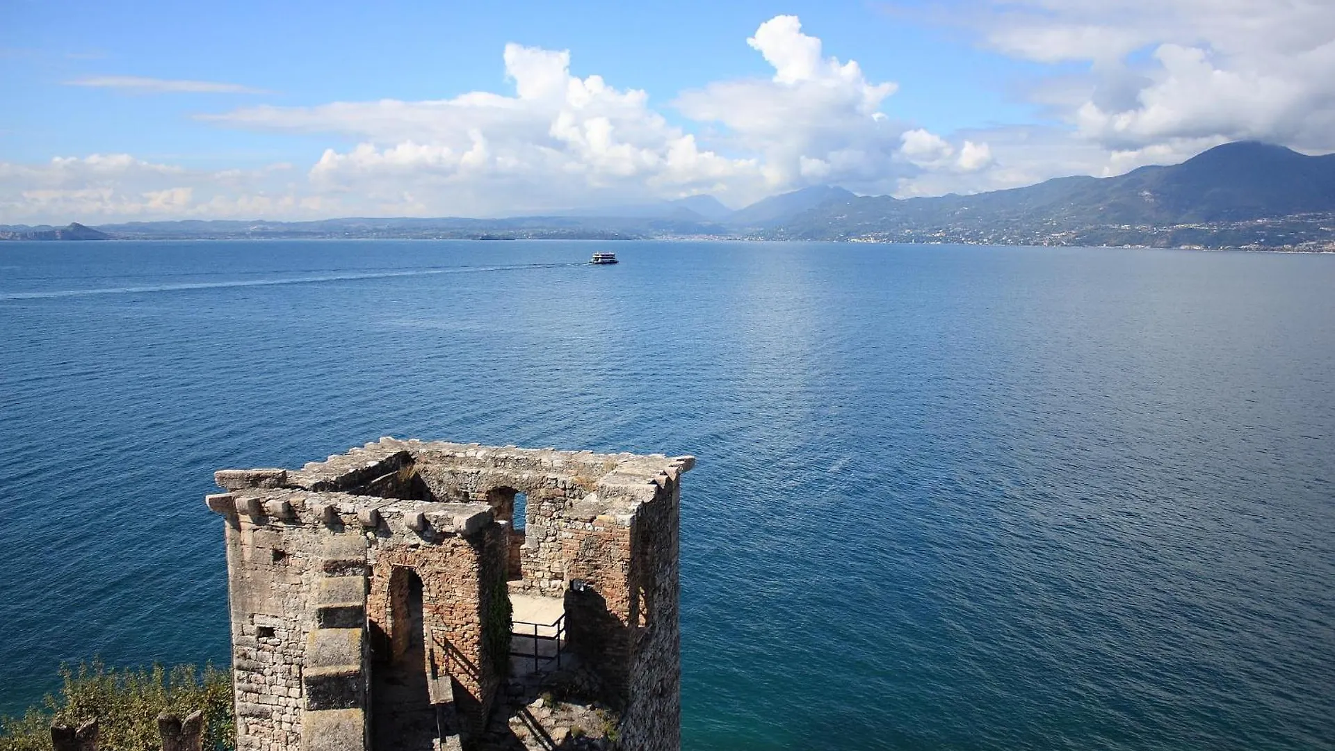 Albergo Gardesana Torri Del Benaco Hotel